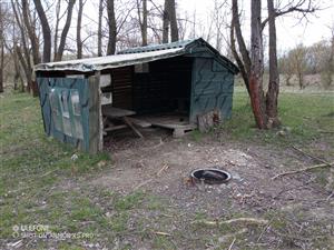 Malá stavba - pohľad spredu