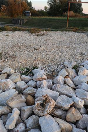 TML Číčovské rybníky, trus Lutra lutra, JV časť rybníkov, 2.10.2025, Foto: J.Lengyel.