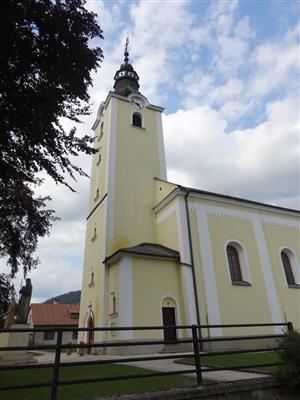 kostol s kolóniou vo Veľkom Rovnom