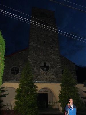 kostol v Chvojnici s výskytom Paus