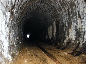 uvodná časť tunela s vchodom