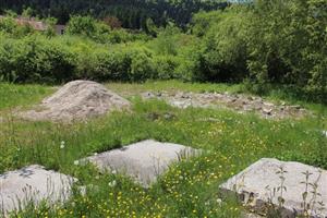 hromadenie odpadu na hraniciach územia.