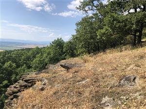 Stepi nad skalní hranou