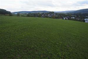 Pohľad zhora smerom na dedinu