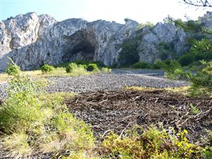pohľad na lokalitu zospodu hore