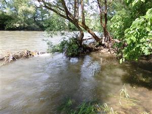 rieka Hron- foto z ľavého brehu
