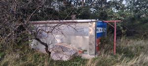 stavba na príslušnom biotope/jaskyni