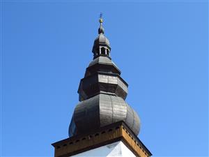veža kostola, v ktorej má úkryt letná kolónia MMyo