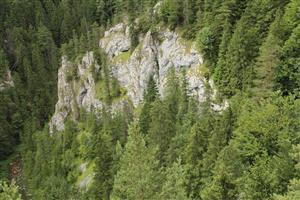 foto z vyhliadky na protiľahlom svahu- celkový pohľad na lokalitu