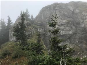 POhlad na Rysiu skalu na ktorej vrchole je TML
